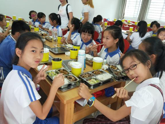 誠瑞豐智能快餐柜全面助力深圳中小學實現校內午托 誠瑞豐智能快餐柜全面助力深圳中小學實現校內午托